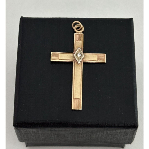 Vintage 14K Yellow Gold Diamond Etched Cross Religious Charm Pendant - Picture 1 of 12
